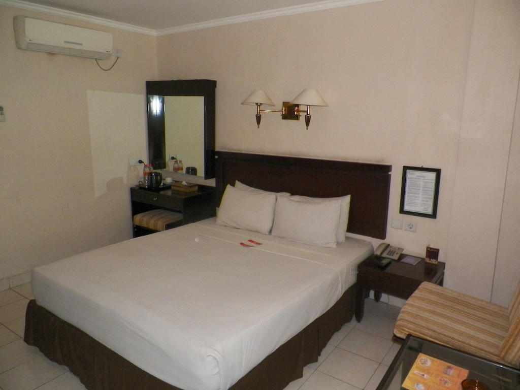 Hotel Guntur Бандунг Стая снимка